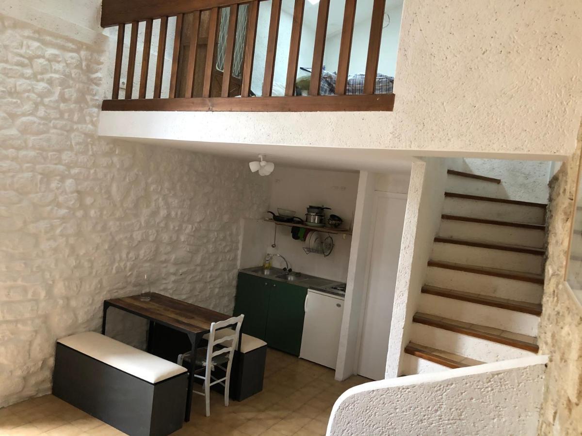 57 A Apartment Saignon