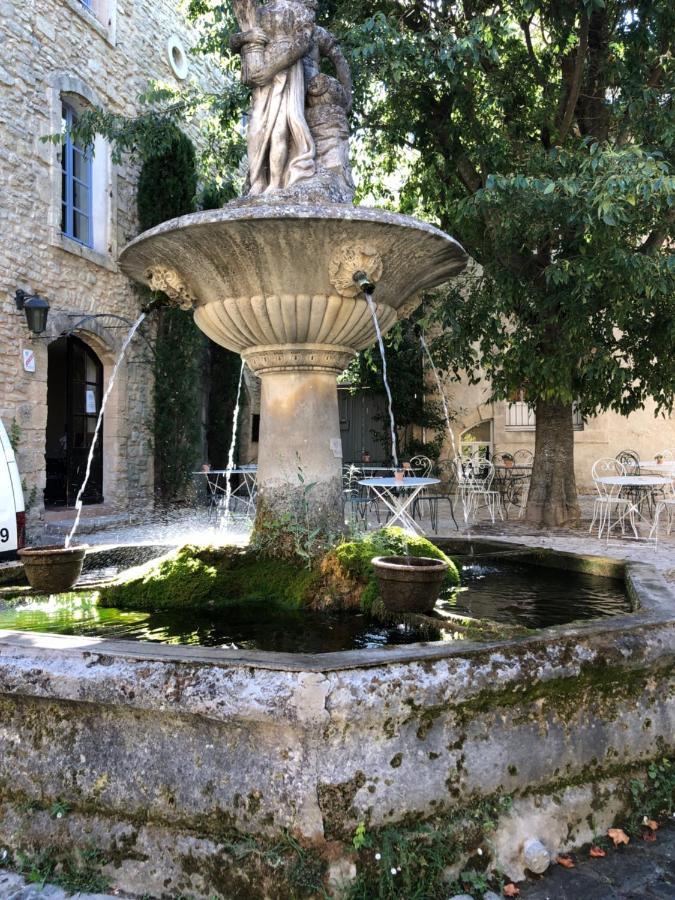 57 A * Saignon